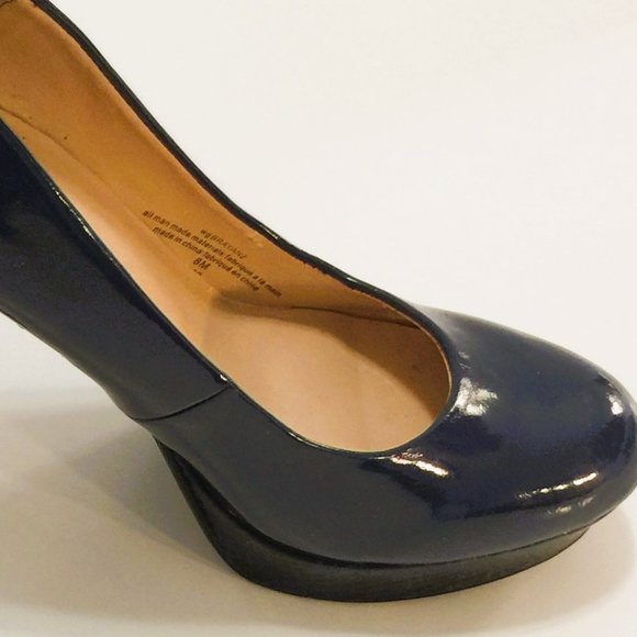 GUESS BLUE PATENT LEATHER PUMPS - Picture 3 of 4